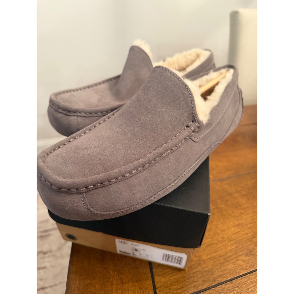 NEW UGG Ascot Grey Suede Moccasin Slippers Mens 9 Loafers 1101110